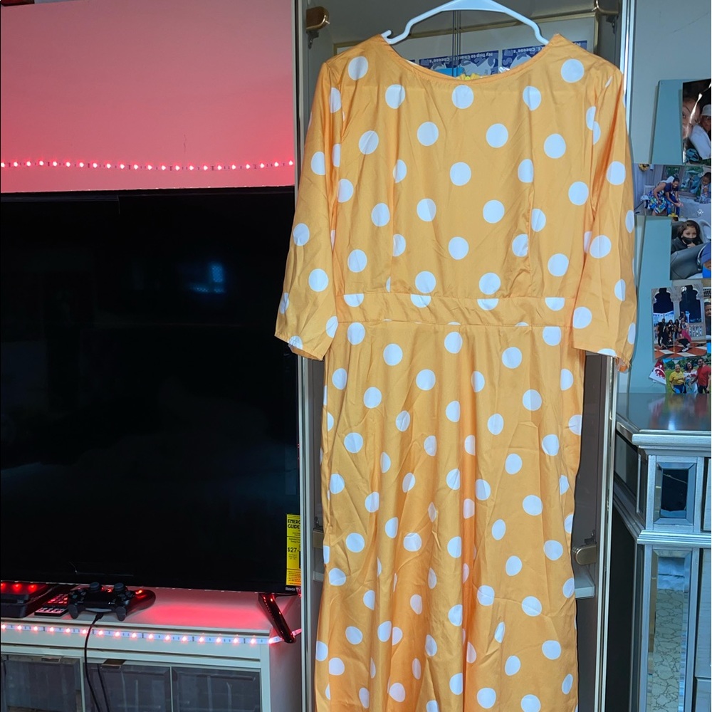 Yellow polkadot dress short sleeve